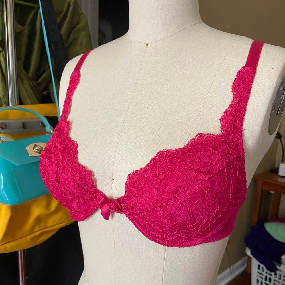 LAST CALL VINTAGE VICTORIAS SECRET GOLD LABEL BRA